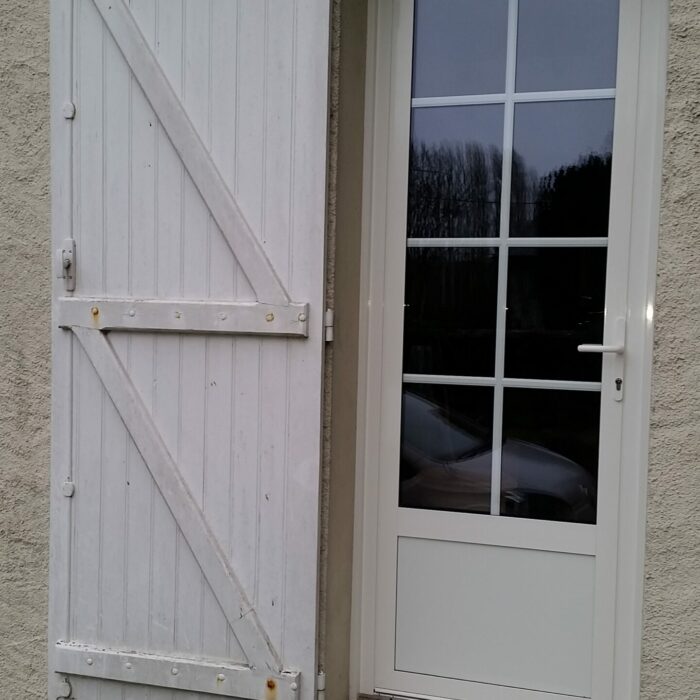 Portes fenêtre blanche posée par BVM Fermetures à Tours en Indre-et-Loire