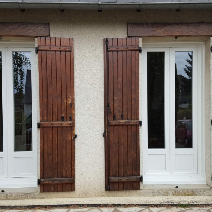 Portes fenêtres blanche posée par BVM Fermetures à Tours en Indre-et-Loire